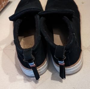 Ladies toms size 8.5